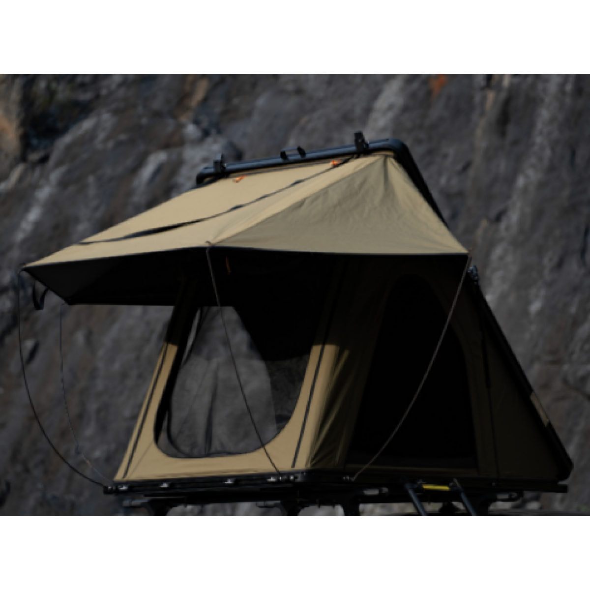 Naturnest's rooftop tent