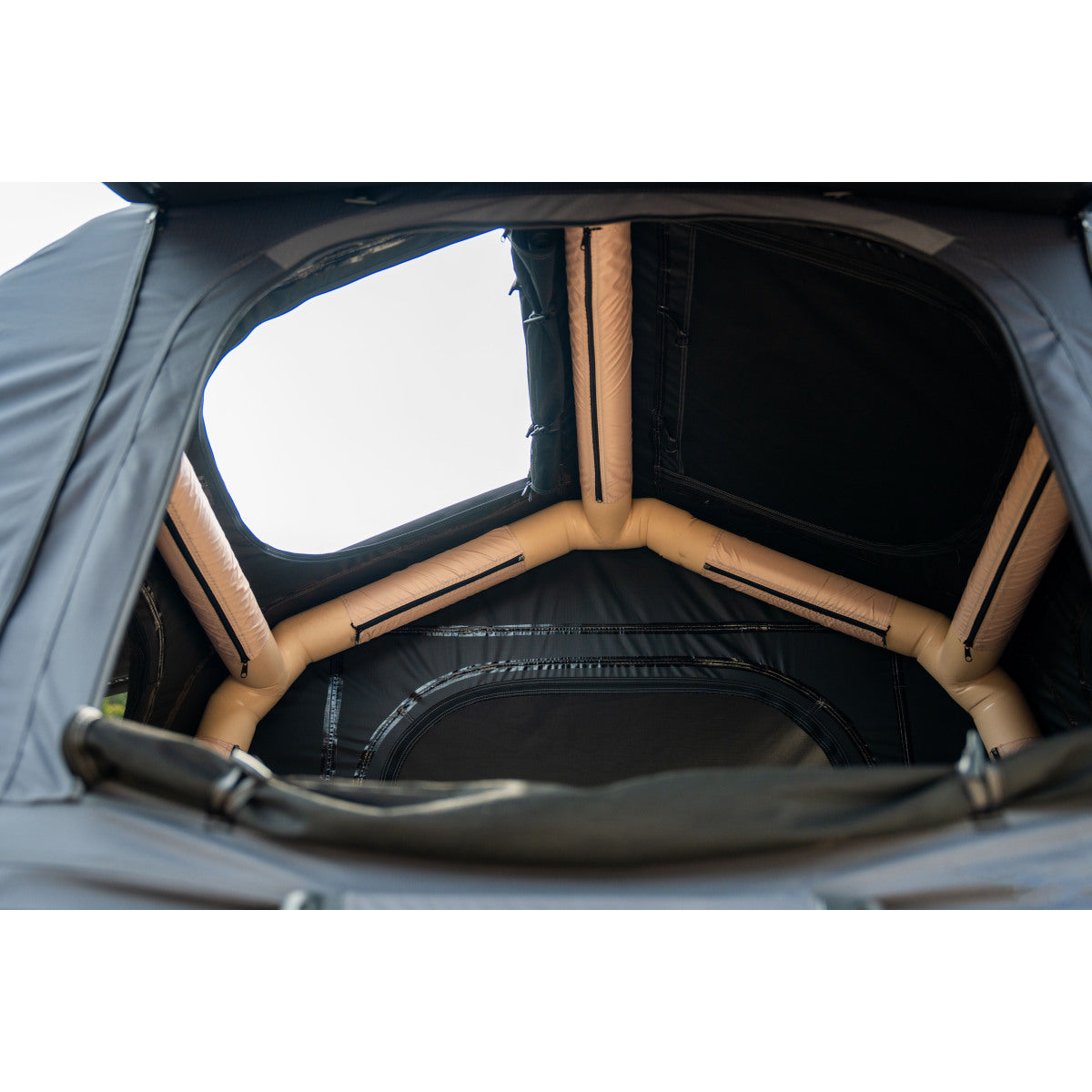 Foldable 2-3 People Amphibious Inflatable Car Roof Top Tent for camping Outdoor Glamping Camping Tent for SUV,Truck( Without Ladder, Two-tone Style, Khaki & Black)