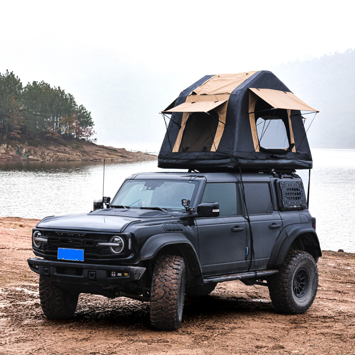 Foldable 2-3 People Amphibious Inflatable Car Roof Top Tent for camping Outdoor Glamping Camping Tent for SUV,Truck( Without Ladder, Two-tone Style, Khaki & Black)